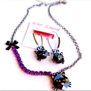 BETSEY JOHNSON- RICH WITCH SHORT BLACK CAT NECKLACE BLACK WITH MATCHING EARRINGS